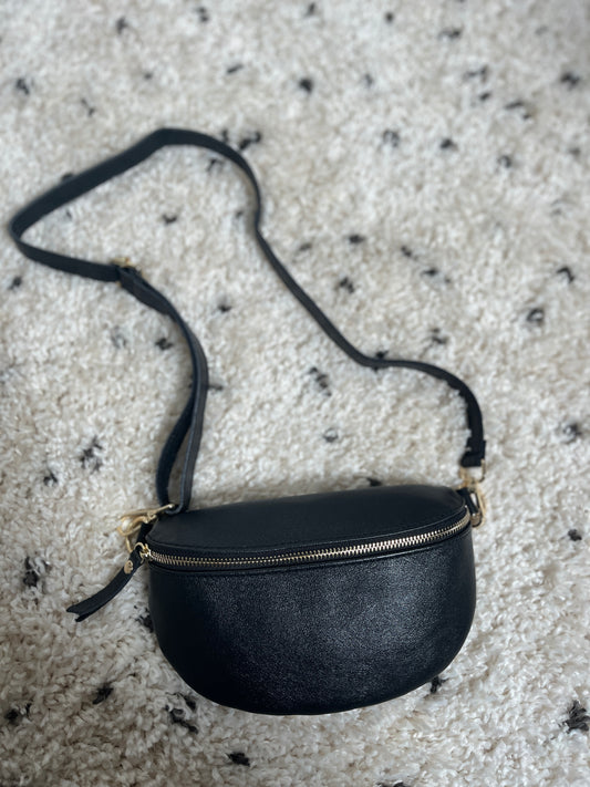 Sac banane en cuir noir