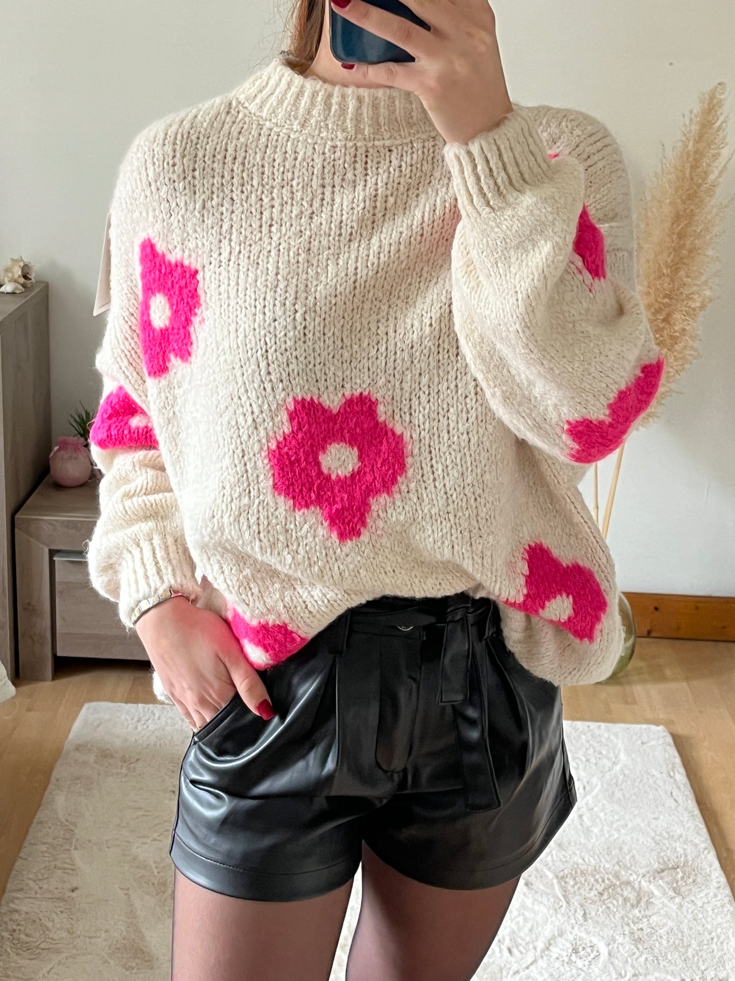 Pull beige à fleurs